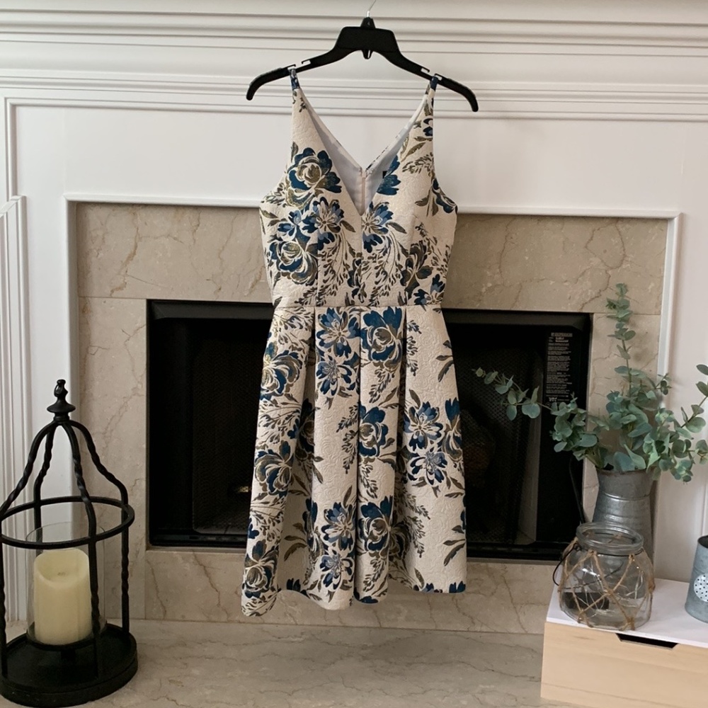 Size 4 XScape formal dress